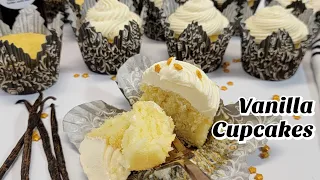 How to make Vanilla Cupcakes / Stays moist for days!