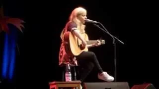 Julia Engelmann singt JUST A BOY