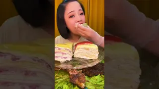 Eat Sandwich with Beef So Delicious | Mukii Mii Primitive