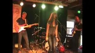 Blue Suede Shoes (Elvis Presley) - Cynthia Janes (Single Release Party café De Splinter Venlo 2011)