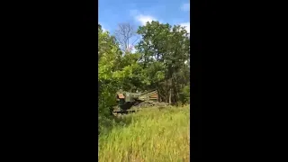 Rare video of the 2S6 combat vehicle from the 2K22 Tunguska anti-aircraft system #ukraine