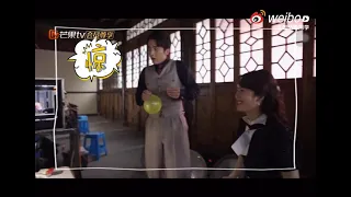 Zhang Xincheng and Elvira Cai playing with balloon in the set of The Justice | BTS | iQIYI