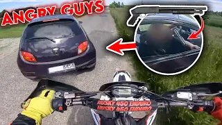 ARMED MAN CHASED BIKER | EPIC, ANGRY, AWESOME MOTO MOMENTS Ep.105