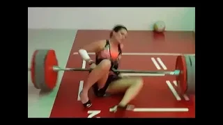 Girl gym fails WORKOUT FITNESS Funny Moments women gym fails