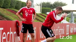 FC Bayern in Doha:"Arjen Robben" und "Bastian Schweinsteiger" machen Fortschritte (06.01.2014)