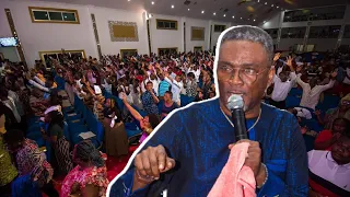Aww😭😢Apostle Abraham Lamptey Melted The Heart of his congregation with this Deep Worship