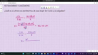 ¿Cuál es la altura en centímetros de una mujer de 5 pies y 6 pulgadas?