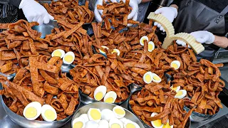 Amazing SIZE! Crispy Fried Fish Cake Bomb Spicy Rice Cake Tteokbokki / Korean Street Food