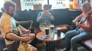 Traditional Irish Music in Cobblestones Pub, Dublin, Ireland (7 AUG 2022)