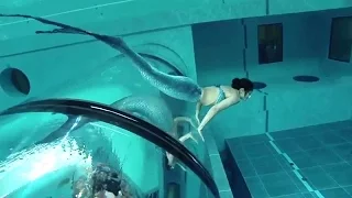 Mermaid Show In World's Deepest Pool Y-40