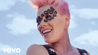 P!nk - Blow Me (One Last Kiss) (Color Version)