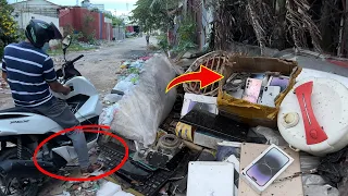 Lucky Time😍! Found Many Broken iPhones And More From Garbage Dump ! Restore iPhone X Cracked