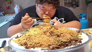 A Henan chef made the Henan twice-steamed noodles, Houge gorged too much