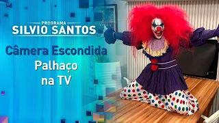 Palhaço na TV - Clown Jumping Out Of TV Prank | Câmeras Escondidas (14/08/22)