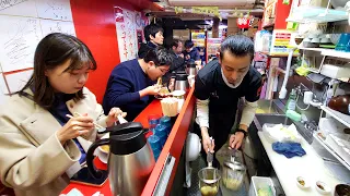 Teeny TINY Ramen shop barely enough space to EAT! Osaka Ramen!