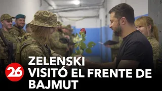 UCRANIA | Volodímir Zelenski visitó el frente de Bajmut