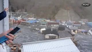 Dramatic Japan Tsunami footage (Prt1) Revised