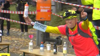 Best Of Kipchoge's Bottle Man, Claus-Henning Schulke at the 2022 Berlin WR Marathon