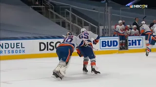 Johnny Boychuk Loses Skate Blade, Semyon Varlamov Shoves Boychuk Towards Islanders Bench