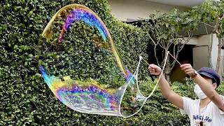 How to Make Giant Bubbles that won't Pop Easily (Homemade Bubble Solution Recipe) | OCHIKERON