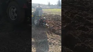 самодельный минитрактор переломка. пашем в первый раз