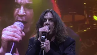 Black Sabbath / Live... Gathered in Their Masses (2013) - Intro ~ War Pigs