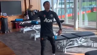 Jesse Lingard imitating Paul Pogba 😂