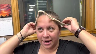 Ellen Tries the "Hanger Challenge"