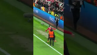 Raphael Varane’s celebration after the victory at Old Trafford!