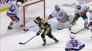 Ilya Sorokin's stunning save on Letang vs Penguins (20 feb 2023)