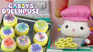 🍪 Making Sprinkle Surprise Cookies with Cakey! 🎉  | GABBY'S DOLLHOUSE TOY PLAY ADVENTURES