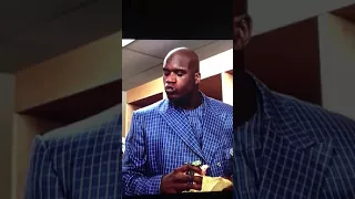 Shaq eating a good burger with Ed sauce 🍔