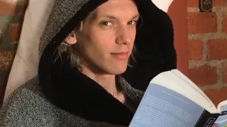 24 hours with Jamie Campbell Bower - Quarantine in Los Angeles