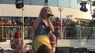 Crush Crush Crush - Paramore (Live from Parahoy 3)