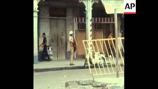 SYND 25-3-70 WILD RIOTING IN THE STREETS OF MANILA WITH POLICE IN ACTION AGAINST THE DEMONSTRATORS