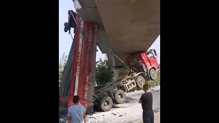China truck fail compilation【E15】---Must be bold but cautious when driving trucks