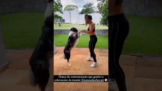 Carla Diaz dançando com o cachorro 🐕#shorts