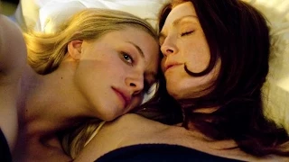 Chloe and Catherine Story (Amanda Seyfried and Julianne Moore)