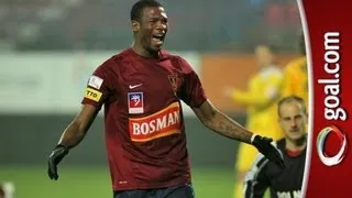 Nice looping header in Poland from Cameroon star Donald Djousse