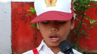 Tegas dan tenang Pembacaan teks pembukaan UUD 1945 Oleh Siswa SDN 4 SUKABANJAR