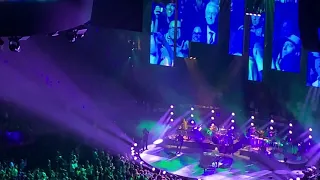 Bill & Hillary Clinton BOOED & HECKLED at Billy Joel Concert