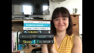 VLOG STYLE AUGUST WRAP UP (13 BOOKS) & SCOOBYDOOATHON TBR! - What Victoria Read - Booktube