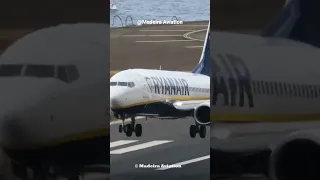 RYANAIR BUTTER Landing