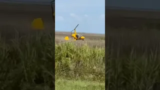 Gyrocopter crash in field #gyrocopter #aviation #helicopter #gyro #gyroplane #flying #crash #pilot