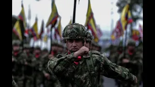 Desfile militar del 20 de julio, día de la independencia de Colombia