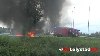 PRIO1 Aankomst Brandweer bij een Autobrand op A6 Lelystad en Vervolg Melding Gebouwbrand Almere