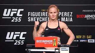 UFC 255: Церемония взвешивания