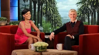 Rihanna Shows Her Awsome Sense Of Humor