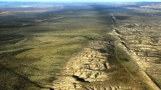 San Andreas Fault forms Tectonic boundary between Pacific & North America Plates #short #California