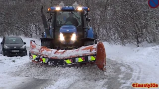 4K| New Holland T7070 Plowing Snow (Feb 2018)